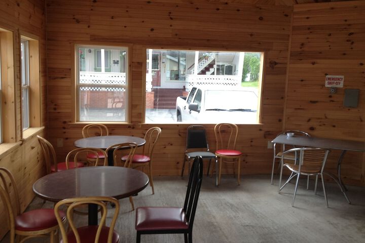 Northern Peaks Motor Inn