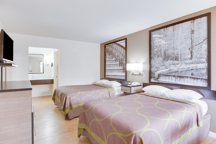 Room 9 of 14