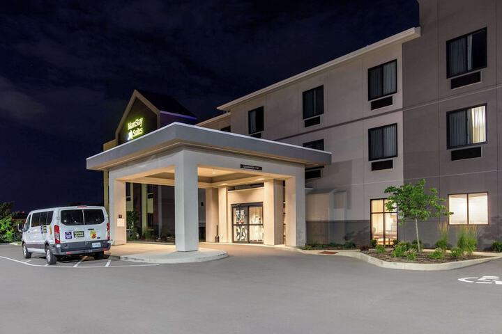 Hotel 2 of 61