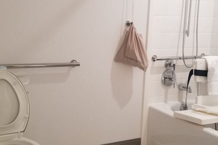 Room 95 of 110