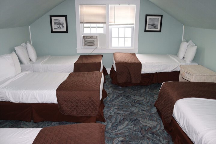 Room 53 of 83