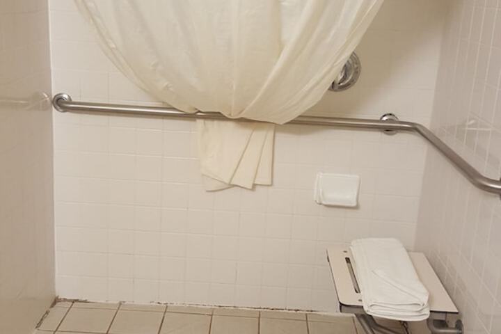 Room 12 of 32
