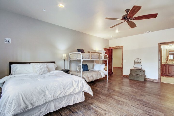 Room 16 of 52