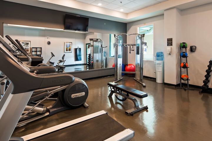 Best Western Plus Winnipeg Airport Hotel