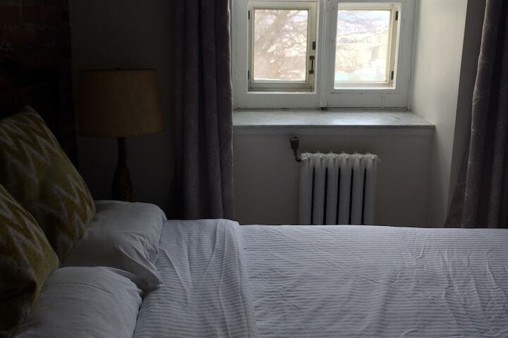 Room 51 of 76