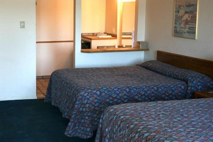 Room 23 of 37