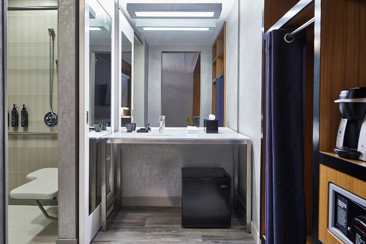 Aloft by Marriott Dulles Airport North