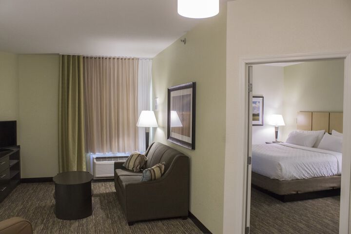 Room 32 of 37
