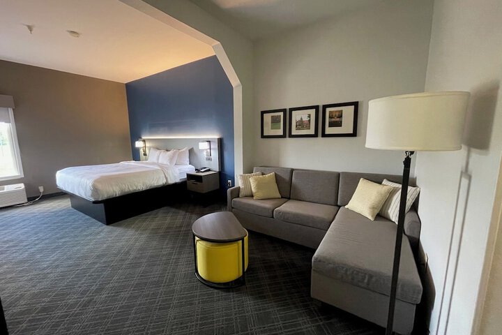 Room 18 of 29