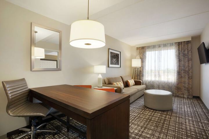 Room 13 of 38