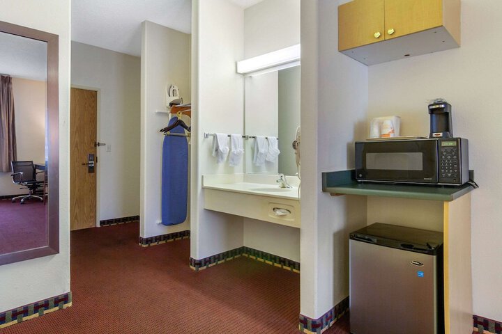 Room 22 of 33