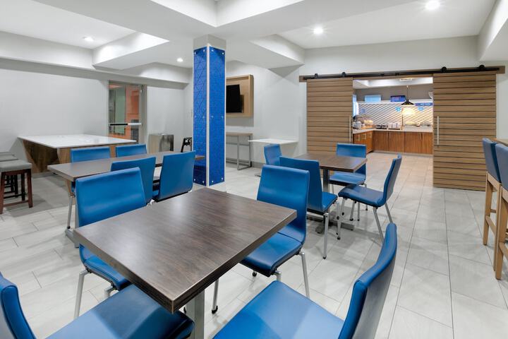 Breakfast/Coffee Service 33 of 34