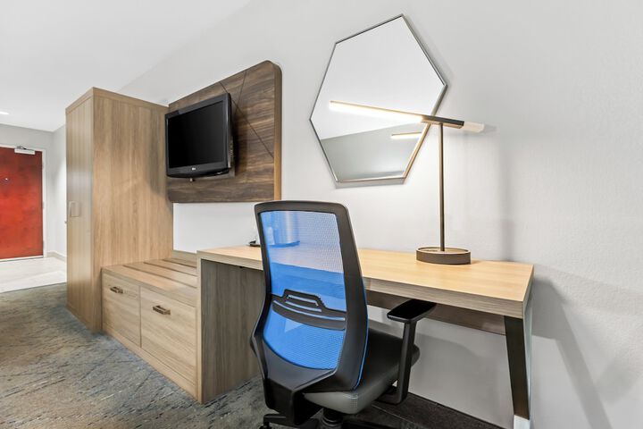 Holiday Inn Express Hotel & Suites FLORENCE NORTHEAST by IHG