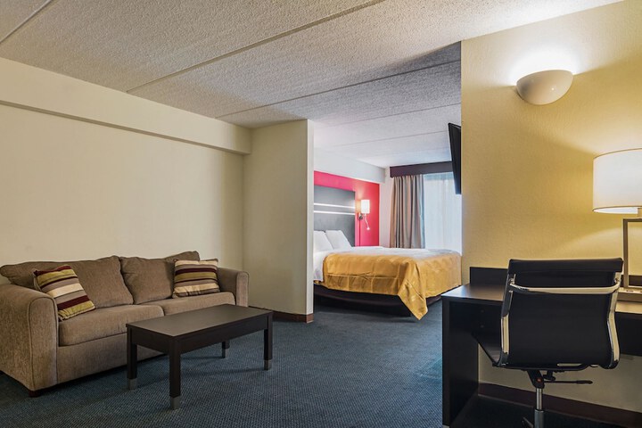 Room 19 of 48