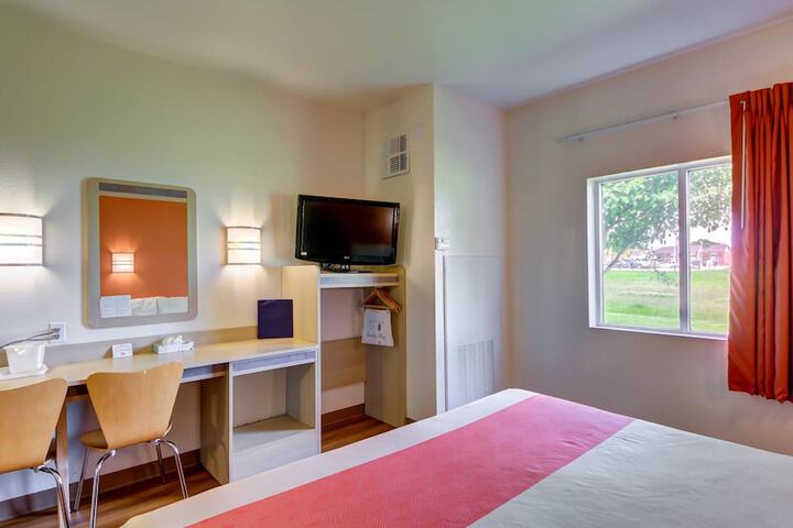 Room 29 of 40