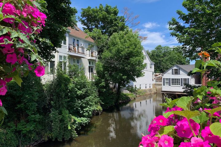 Camden Riverhouse Hotel