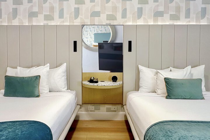 Room 46 of 77