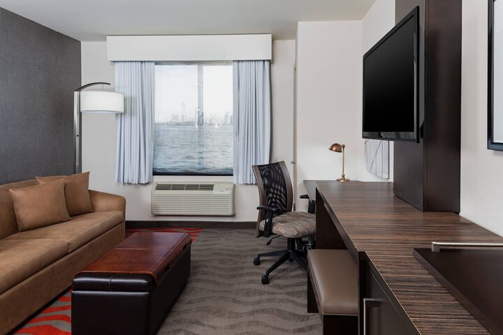 Room 26 of 42
