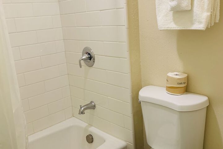 Room 32 of 42