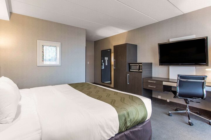 Room 26 of 43