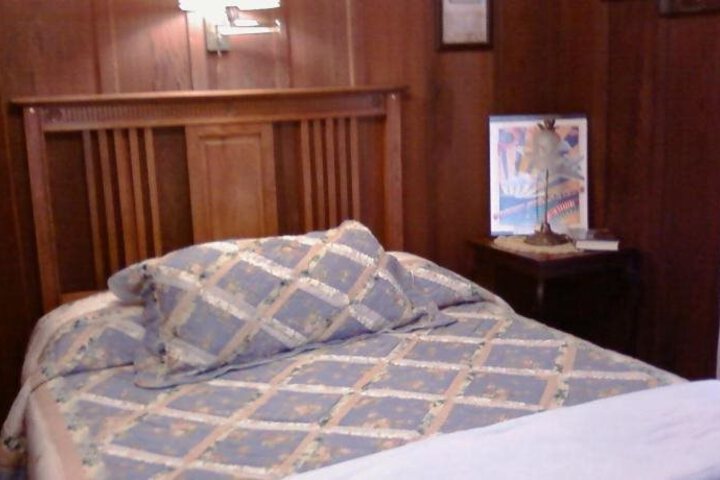 FAIRVIEW MANOR BED AND BREAKFAST