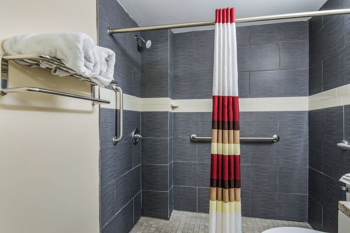 Room 15 of 32