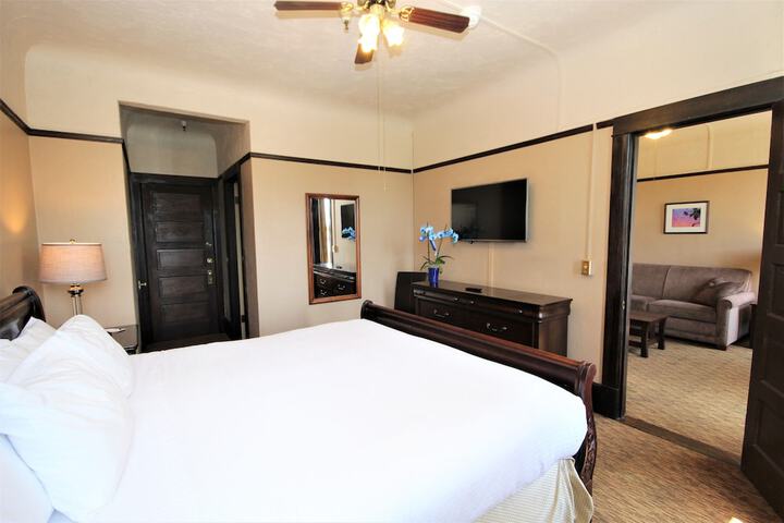 Room 37 of 51