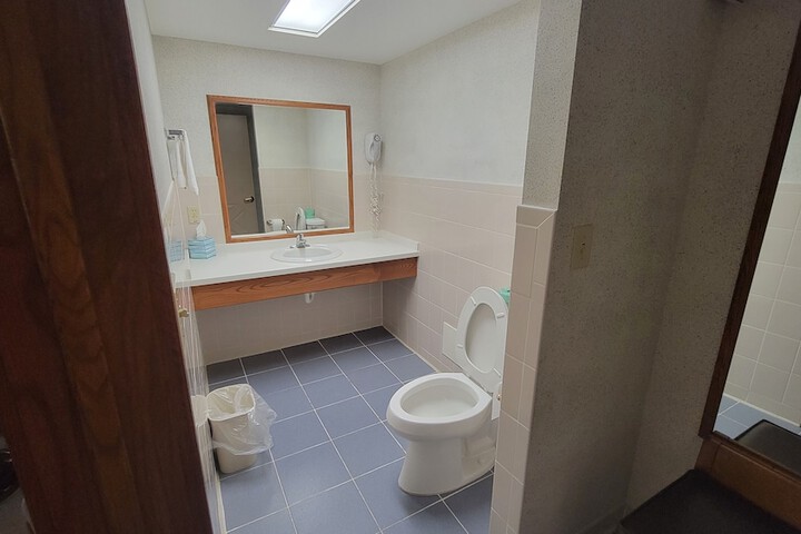 Room 15 of 62