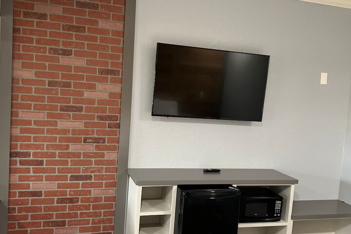 Room 9 of 23