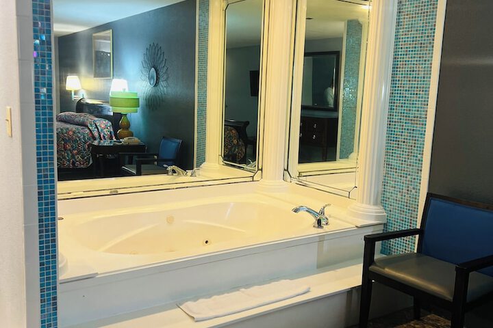 Hot Tub 26 of 26