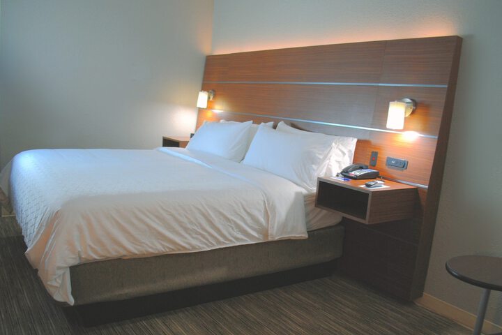 Room 6 of 23