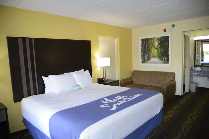 Room 12 of 23