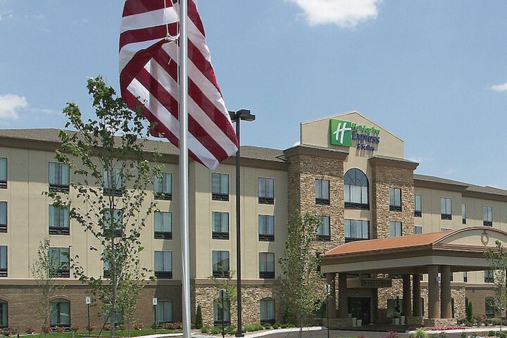 Holiday Inn Express Cleveland Northwest by IHG