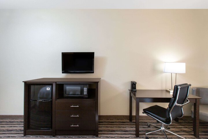 Room 13 of 40