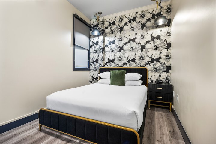 Room 42 of 51