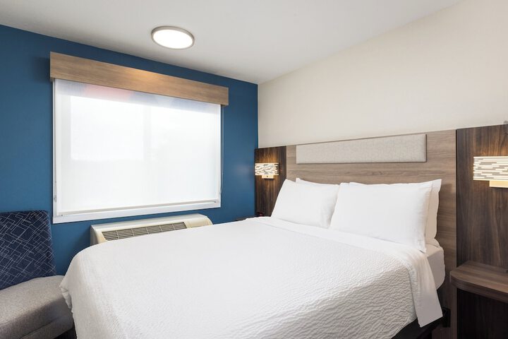 Holiday Inn Express Portland South-Lake Oswego by IHG