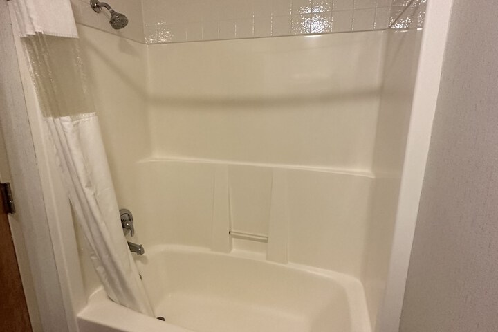 Timberland Inn & Suites
