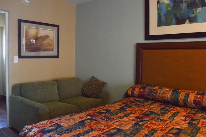 Room 10 of 39