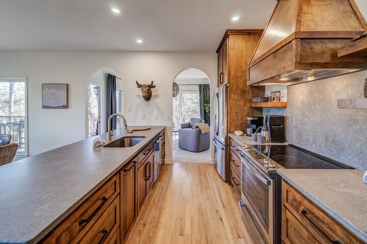Luxury Mountain Home in Big Canoe! Golf / Lake / EV / Game Room!
