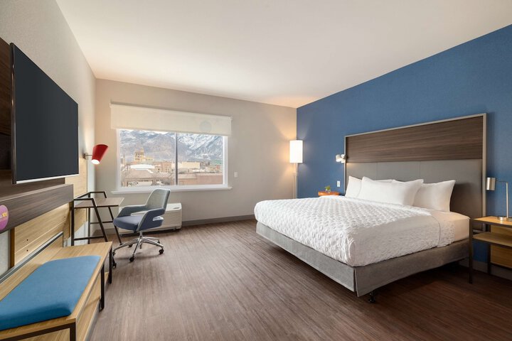 Room 28 of 49