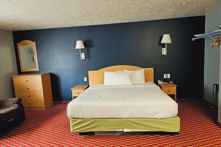 Room 16 of 49