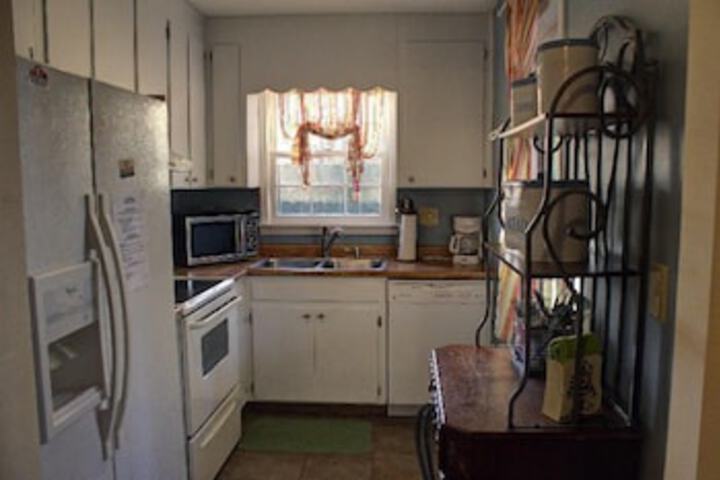 Pawsibilites Cottage