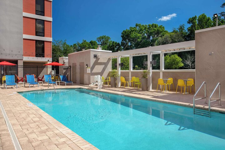 Pool 4 of 49