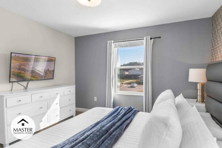 Bedrooms 5 Bathrooms Storey Lake 2885 SC