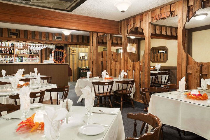 Dining 18 of 26
