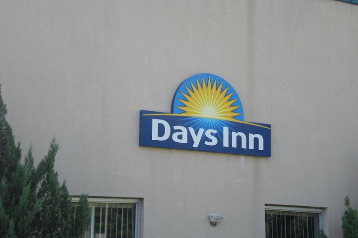 Days Inn by Wyndham West Point