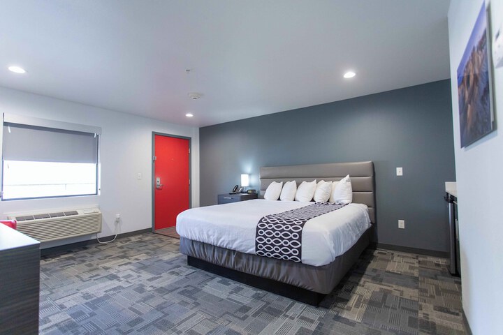 Room 34 of 38