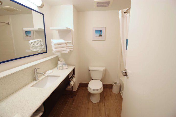 Room 34 of 47