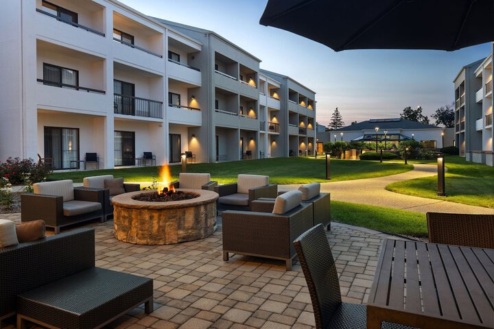 Courtyard Chicago Waukegan Gurnee