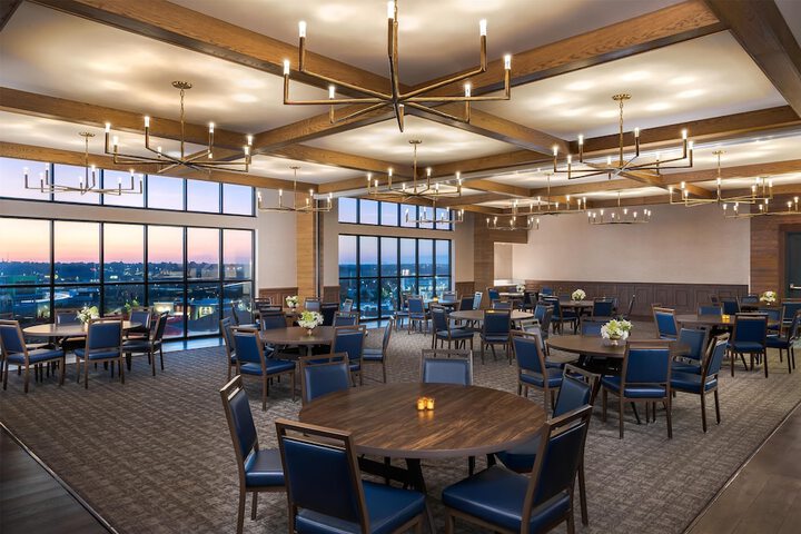 Hotel Avail Rogers Tapestry Collection by Hilton